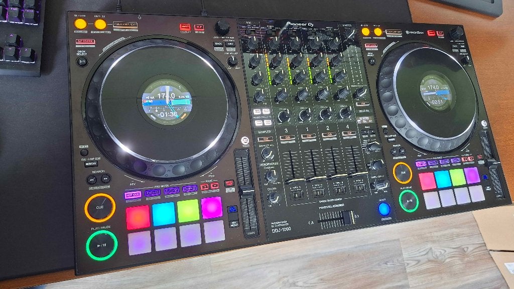 Pioneer DDJ-1000 met Tas(carry case)en Decksaver, Muziek en Instrumenten, Ophalen, Gebruikt, Draaitafel, Pioneer