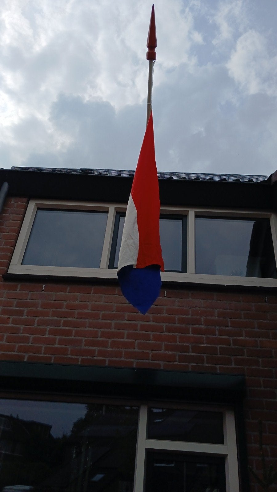 rood wit blauw geschilderde vlaggenatok, Diversen, Ophalen