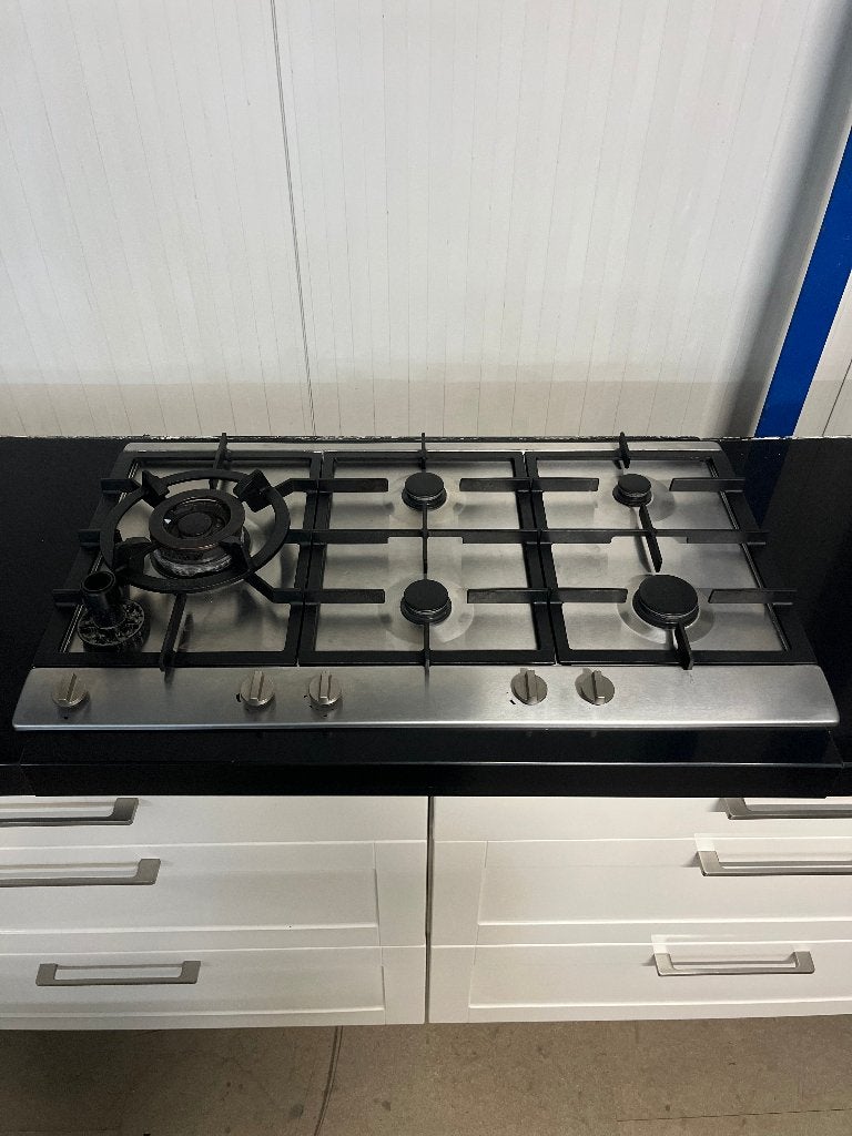 Keuken Compleet met APP 120Keukens op voorraad Nr. 2984, Ophalen, Zo goed als nieuw, Hoekkeuken, Greeploos