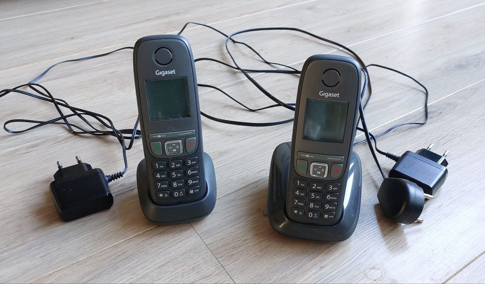 Gigaset draadloze telefoons (2 stuks) met opladers, Ophalen of Verzenden, Gebruikt, 2 handsets