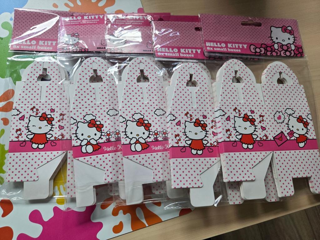 Hello Kitty Knutselset: 8 Kleine Doosjes, Ophalen of Verzenden, Nieuw