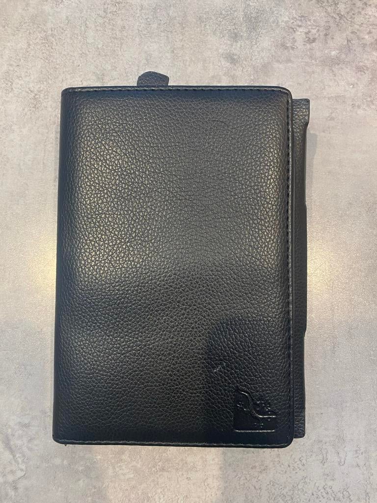 Sony PRS-T2N e-reader met hoes en leeslampje, Ophalen, Zo goed als nieuw, 4 GB of minder, Touchscreen