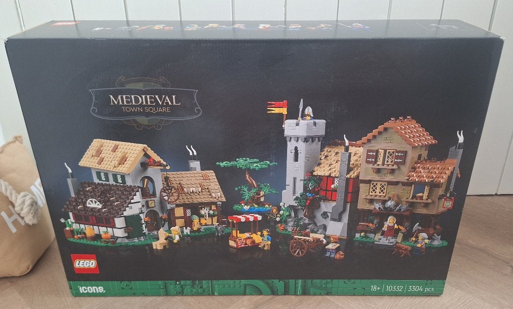 LEGO Icons Middeleeuws stadsplein - 10332 |NIEUW|, Nieuw, Ophalen of Verzenden, Icons, Complete set