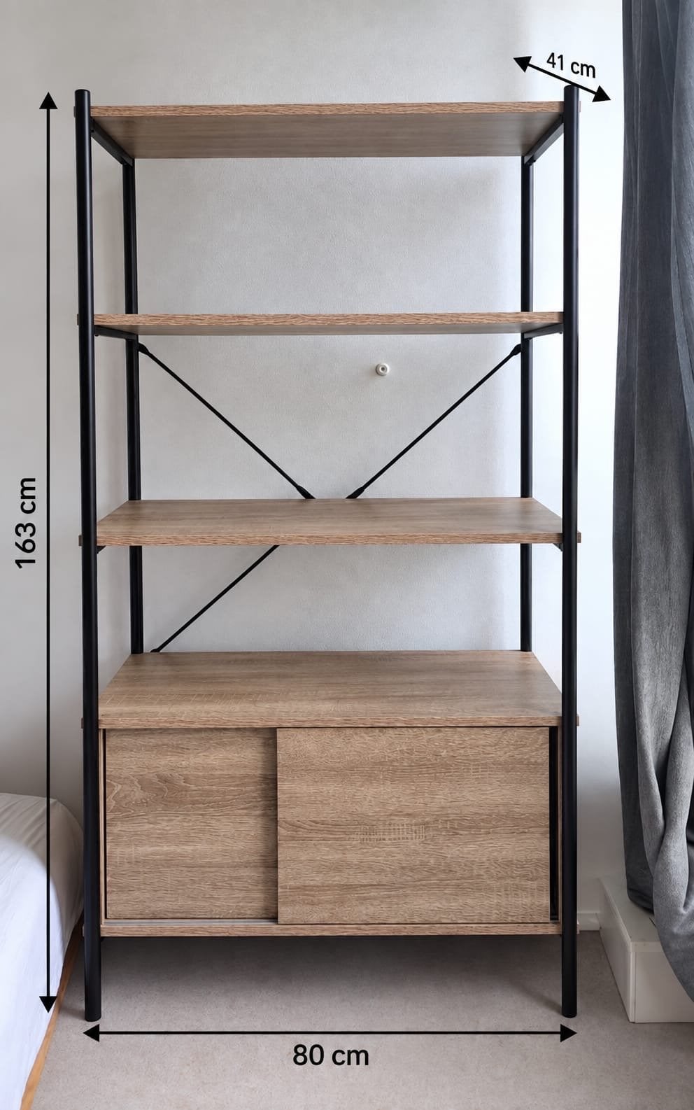 Storage shelves - Opbergrek met planken en schuifdeuren