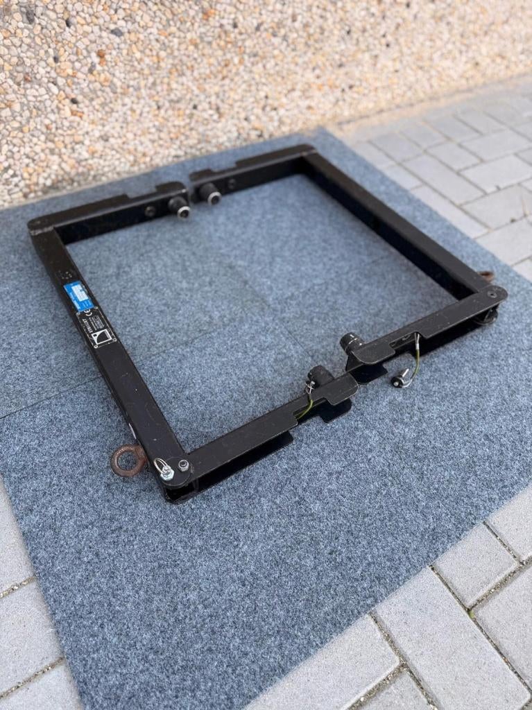 L-Acoustics ETR112XT bracket voor 12XT – set of 2, Audio, Tv en Foto, Luidsprekers, Gebruikt, Front, Rear of Stereo speakers, 120 watt of meer