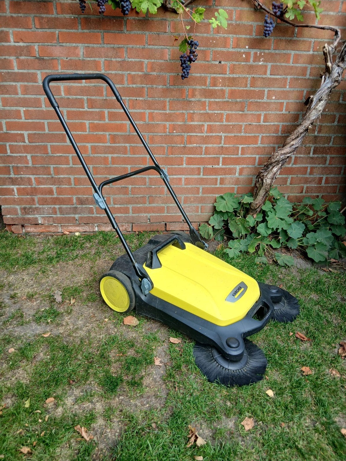 Kärcher veegmachine, Tuin en Terras, Veegmachines, Ophalen of Verzenden, Gebruikt, Kärcher