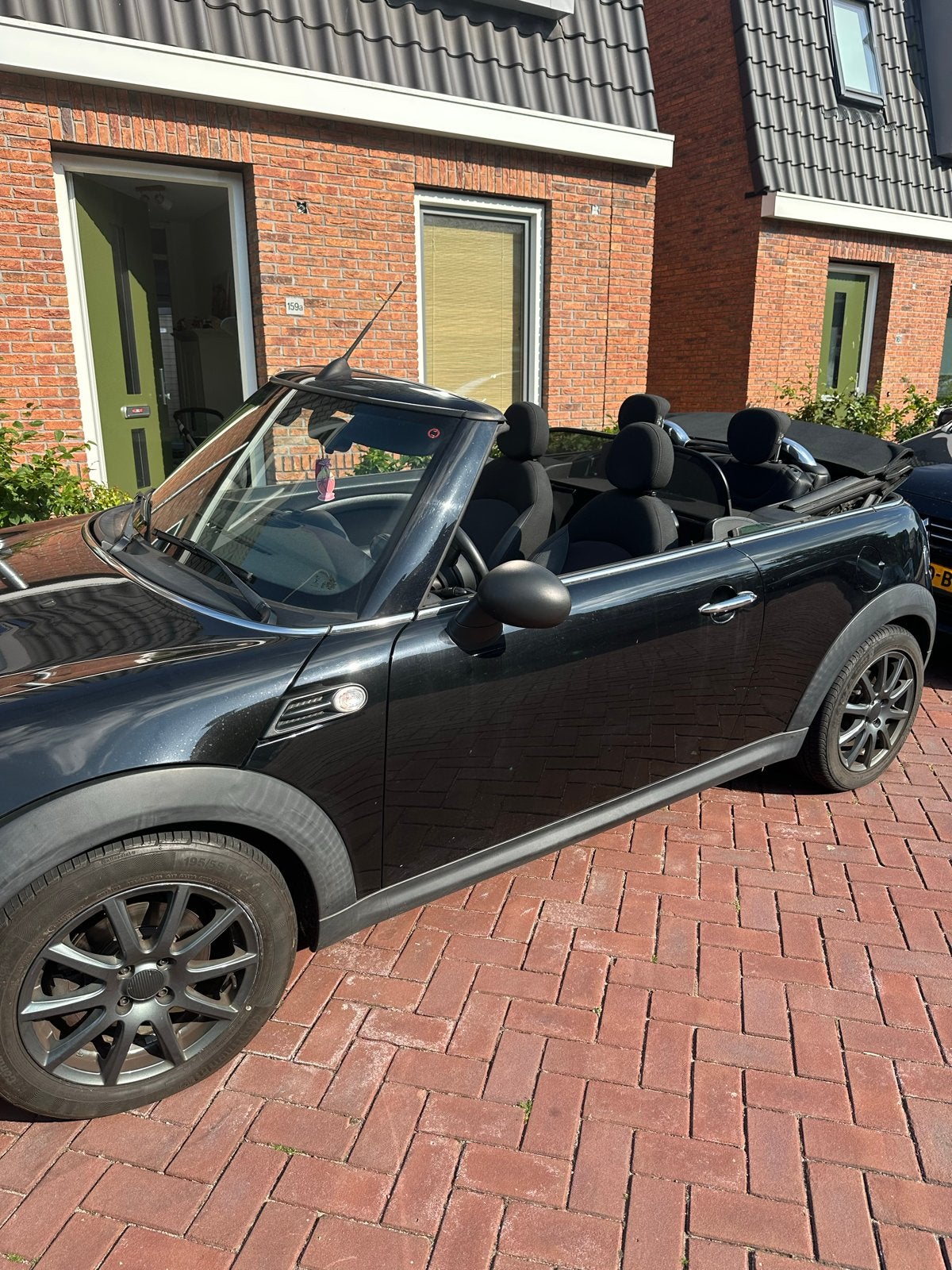 Mini 1.6 ONE Cabrio 2014 Zwart, Voorwielaandrijving, 4 cilinders, Cabriolet, 4 stoelen