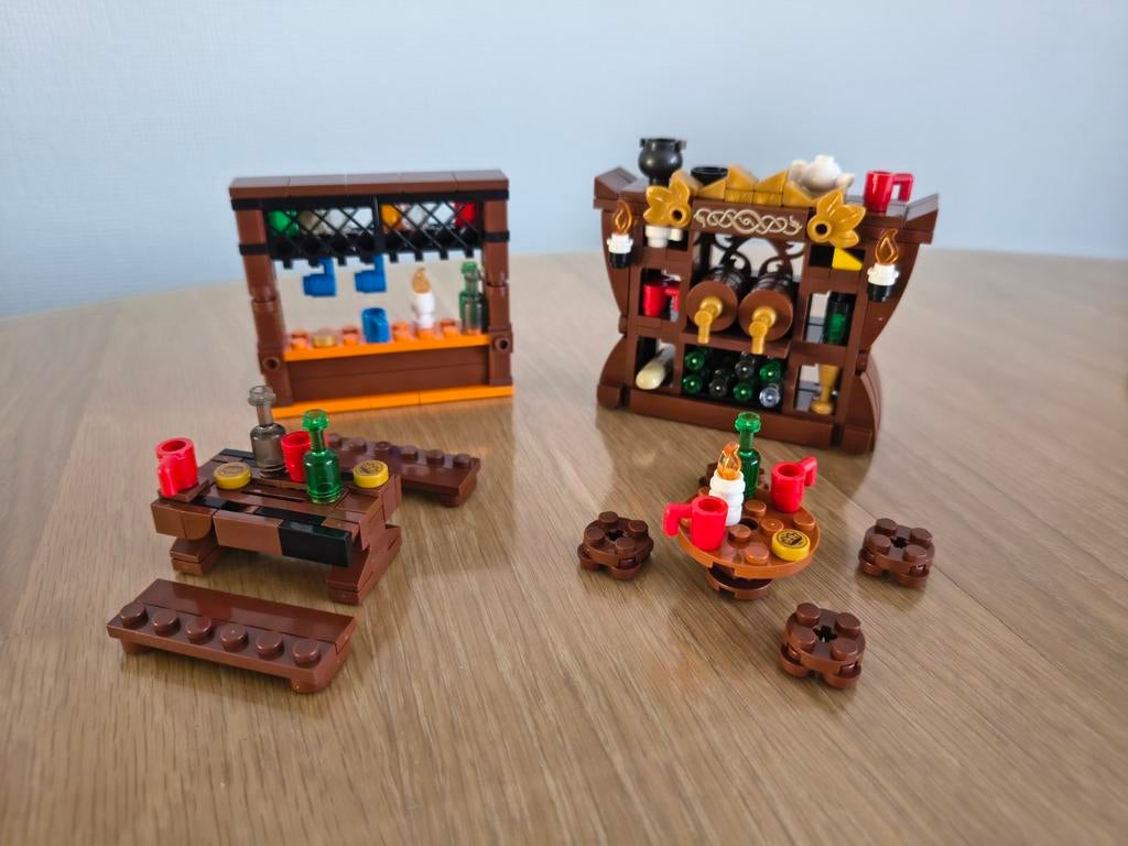 LEGO compatibel Bar/Taverne MOC met accessoires, MOC (eigen creatie), Overige thema's, Ophalen of Verzenden, Zo goed als nieuw