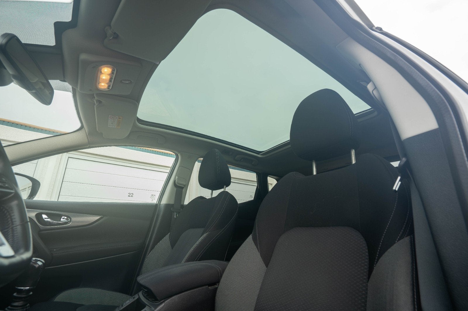 Foto 11 van Nissan Qashqai 1.2 Dig-t 115pk 2018 Grijs 64.268 KM