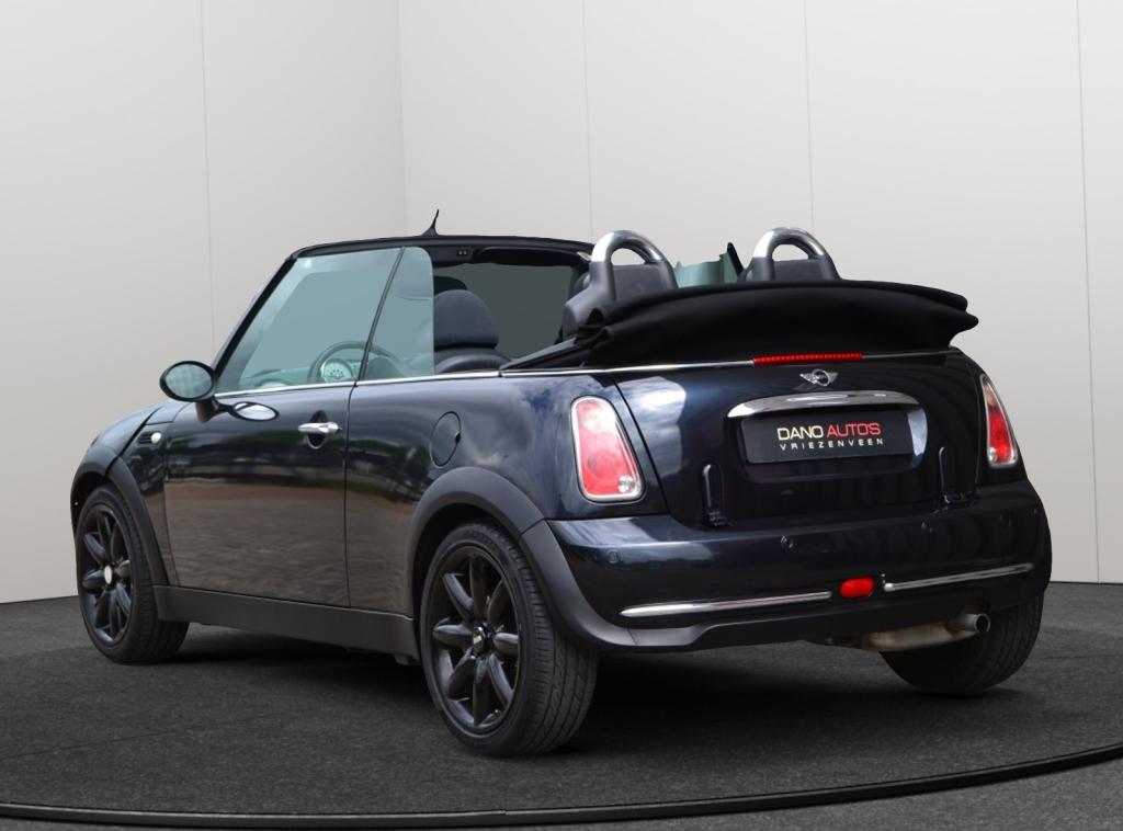 MINI Cabrio 1.6 One Airco/PDC/17'' velgen/APK 04-2027, Auto's, Mini, 1140 kg, Stof, Zwart, 4 cilinders
