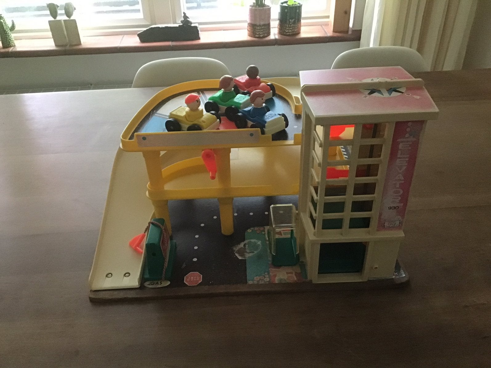 Fisher Price vintage garage met 4 auto’s en 4 popjes mist de, Ophalen of Verzenden, Gebruikt, Speelset