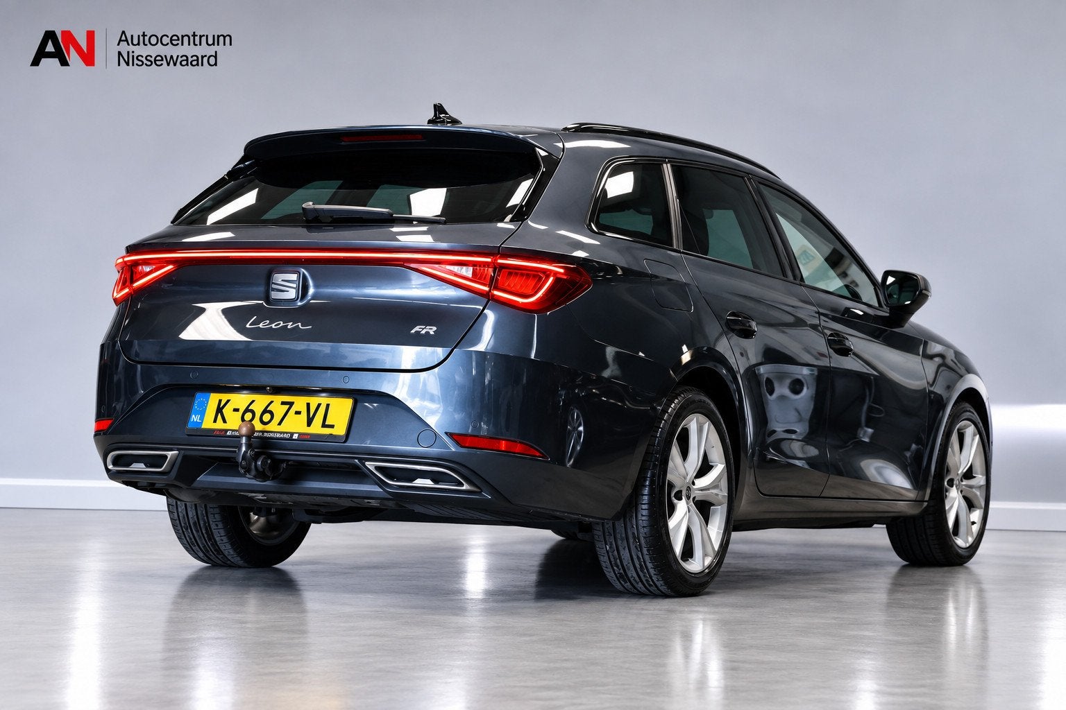Seat Leon Sportstourer 1.5 eTSI FR Launch Edition |Stoel-stu, Auto's, Dealer onderhouden, Stof, 4 cilinders, Leon