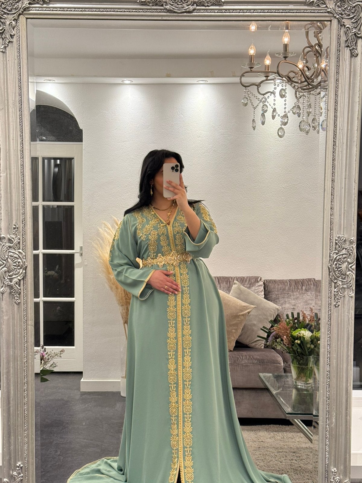 TE HUUR – ZEER EXCLUSIEVE Marokkaanse Takchita / Caftan, Ophalen of Verzenden, Zo goed als nieuw, Maat 38/40 (M), Blauw