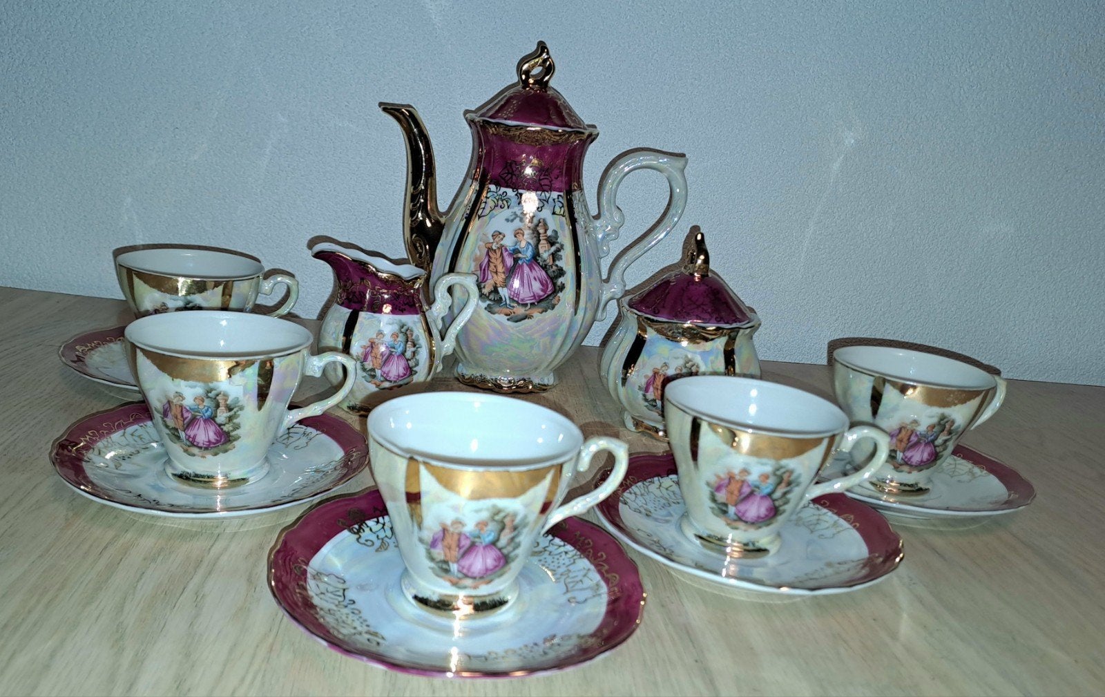 Romantisch vintage servies, Ophalen