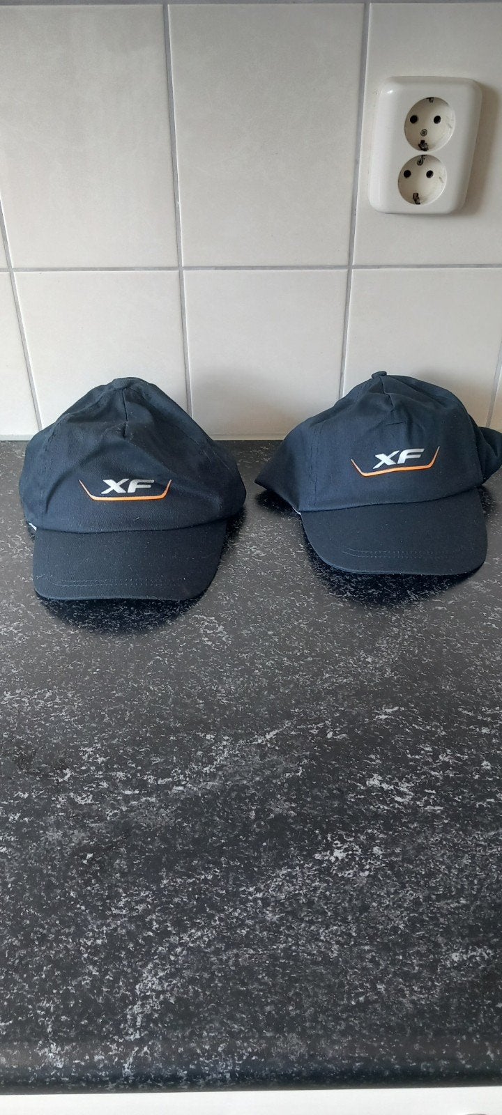 2x Nieuwe DAF XF Petten - Verstelbaar, Ophalen of Verzenden, Nieuw, One size fits all, Pet