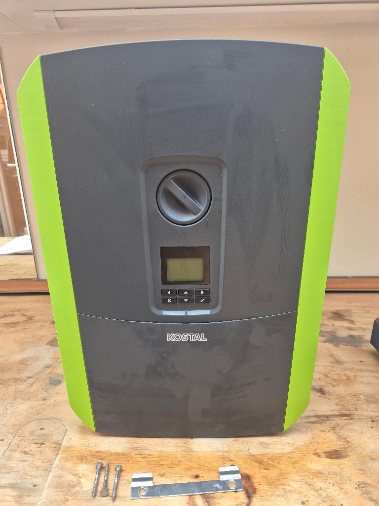 Omvormer zonnepanelen 8,5 KW van Kostal