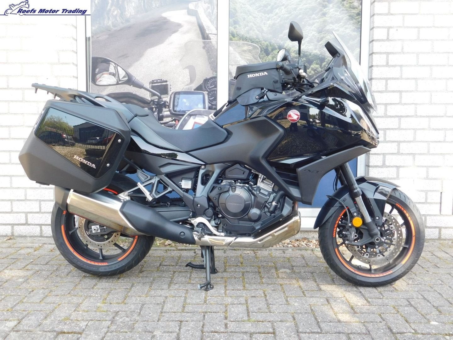 HONDA NT 1100, incl kofferset (bj 2022) pas 4866 km, Motoren, 2 cilinders, HONDA, Bedrijf, Onbekend
