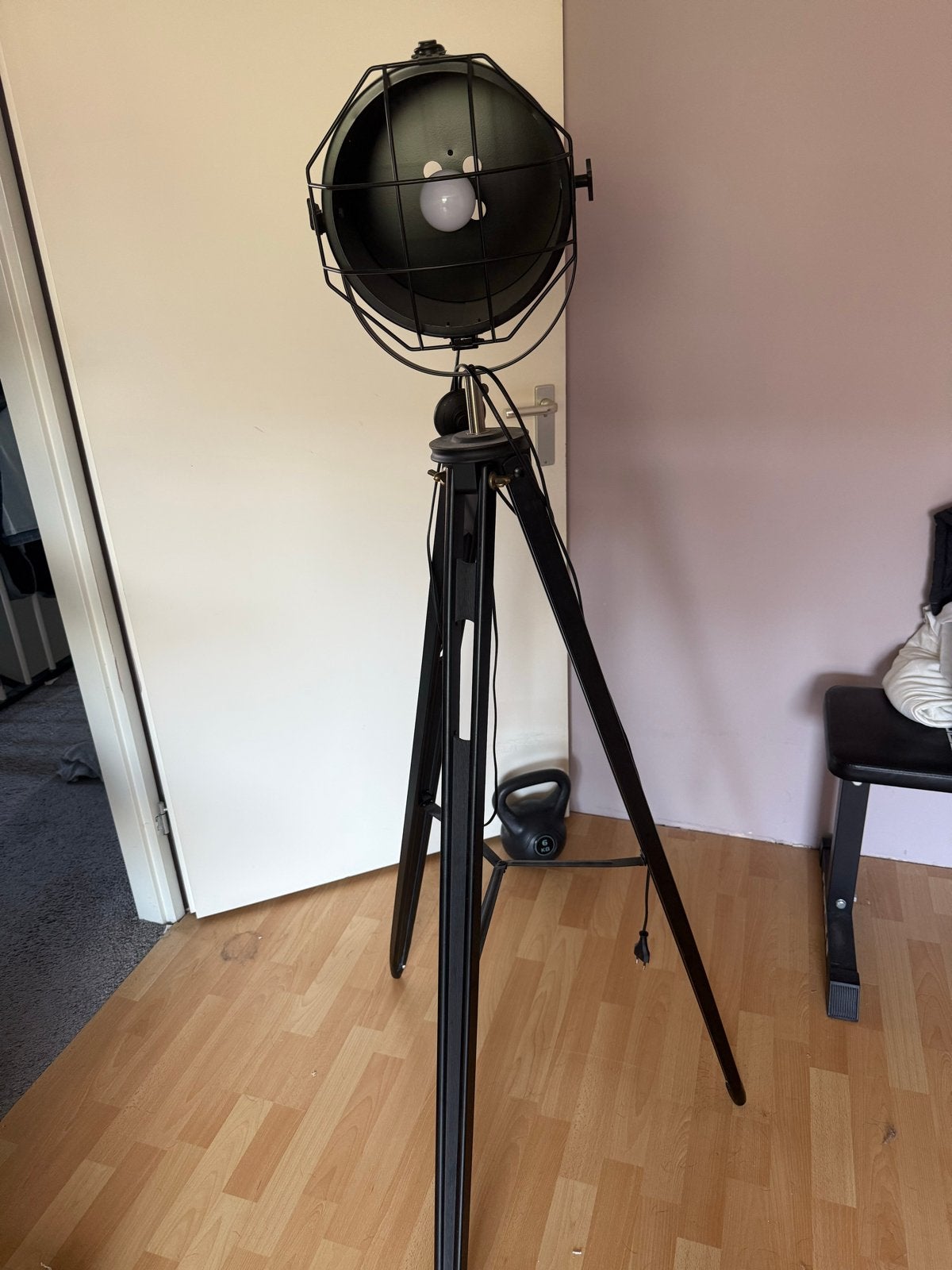 Stoere zwarte vloerlamp met statief - Industrieel design, Ophalen, Gebruikt, E27 (groot), Metaal