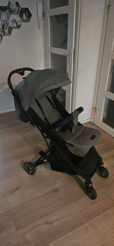 Buggy NOVI donkergroen, Ophalen, Gebruikt, Overige merken, Verstelbare rugleuning