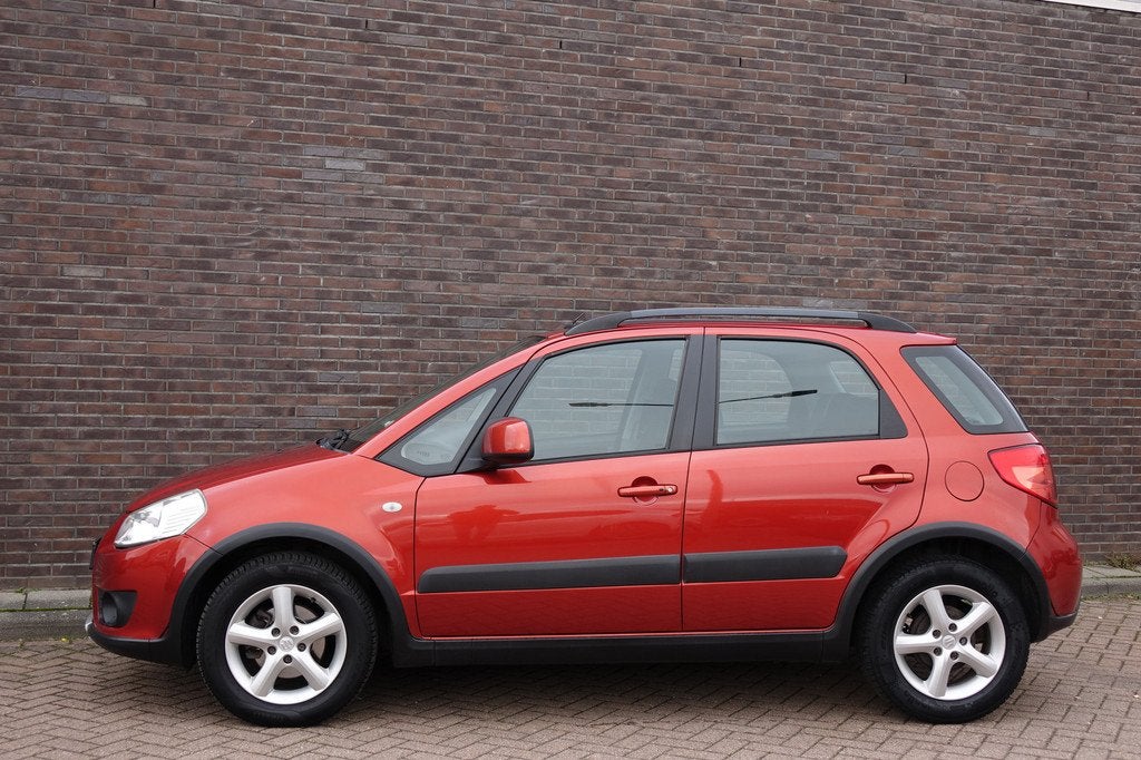 Suzuki SX4 1.6 Exclusive AUTOMAAT, airco, trekhaak, prachtig, Gebruikt, 49 €/maand, 1120 kg, Euro 4
