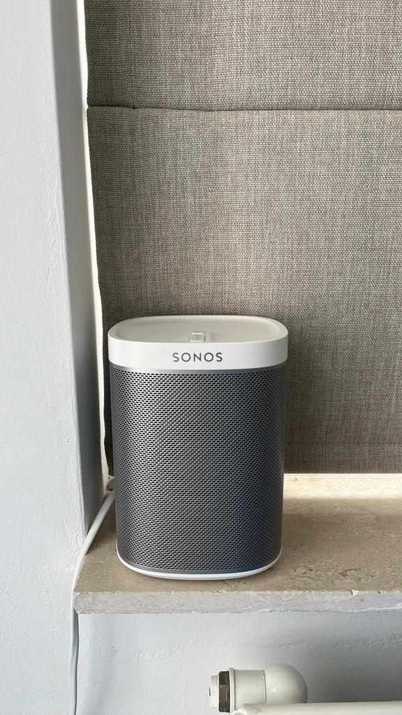 Sonos play 1 wit, S2 App topconditie, Audio, Tv en Foto, Luidsprekers, Zo goed als nieuw, Front, Rear of Stereo speakers, Minder dan 60 watt