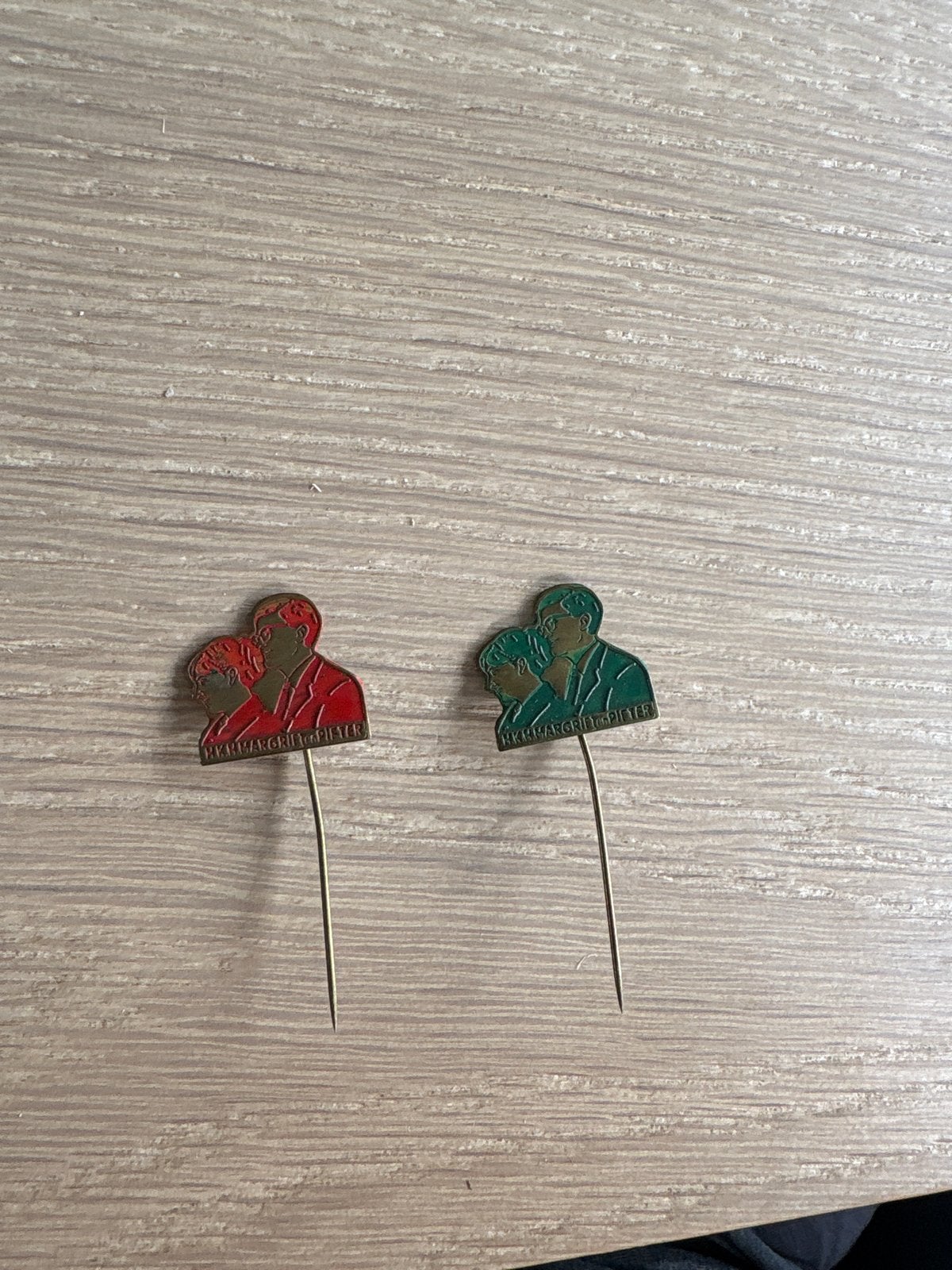 Vintage Speldjes HKH Margriet en Pieter, Ophalen of Verzenden, Gebruikt, Overige onderwerpen, Speldje of Pin