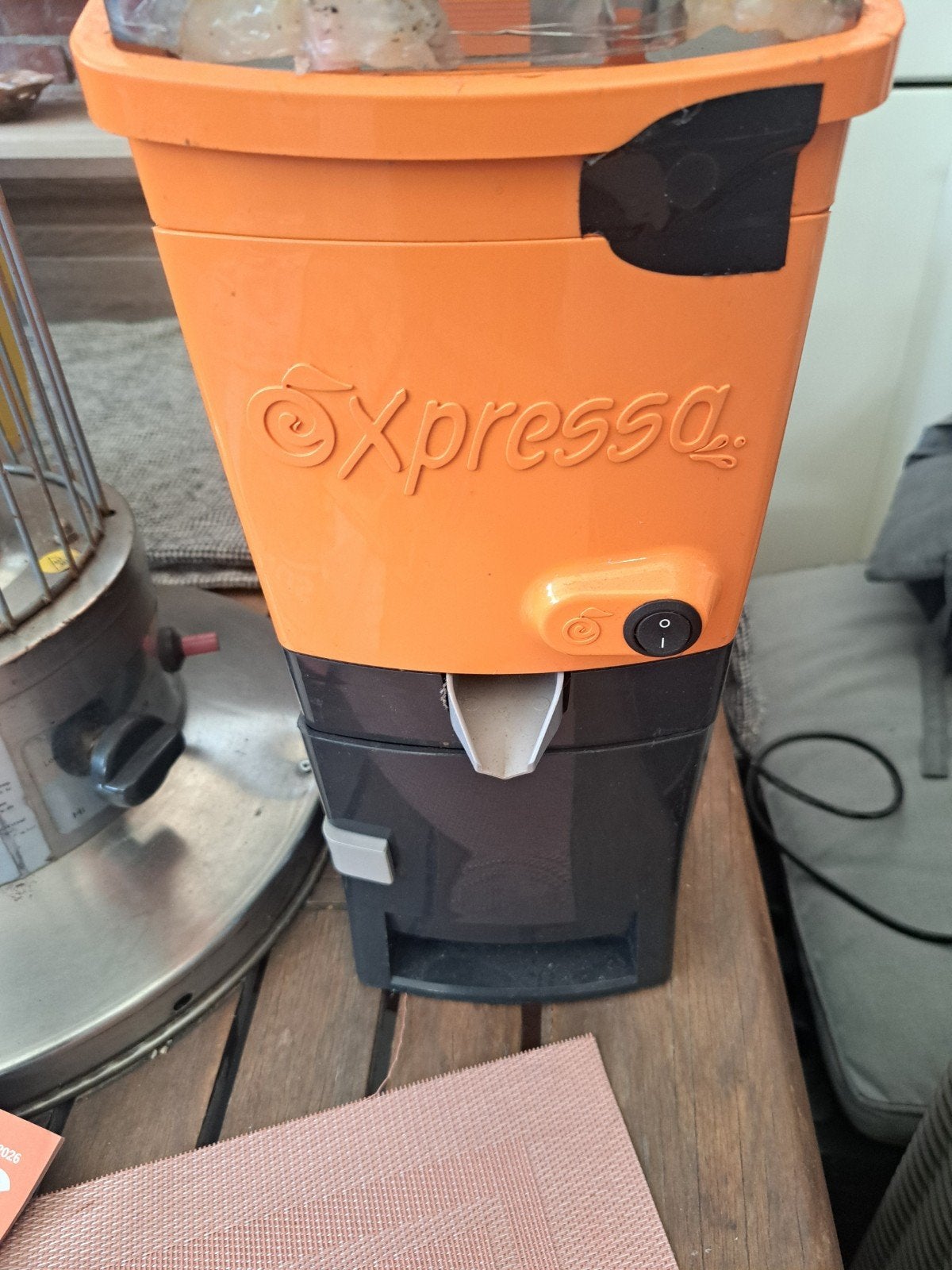 Xpresso sinaasappelpers - Oranje en zwart, Ophalen of Verzenden