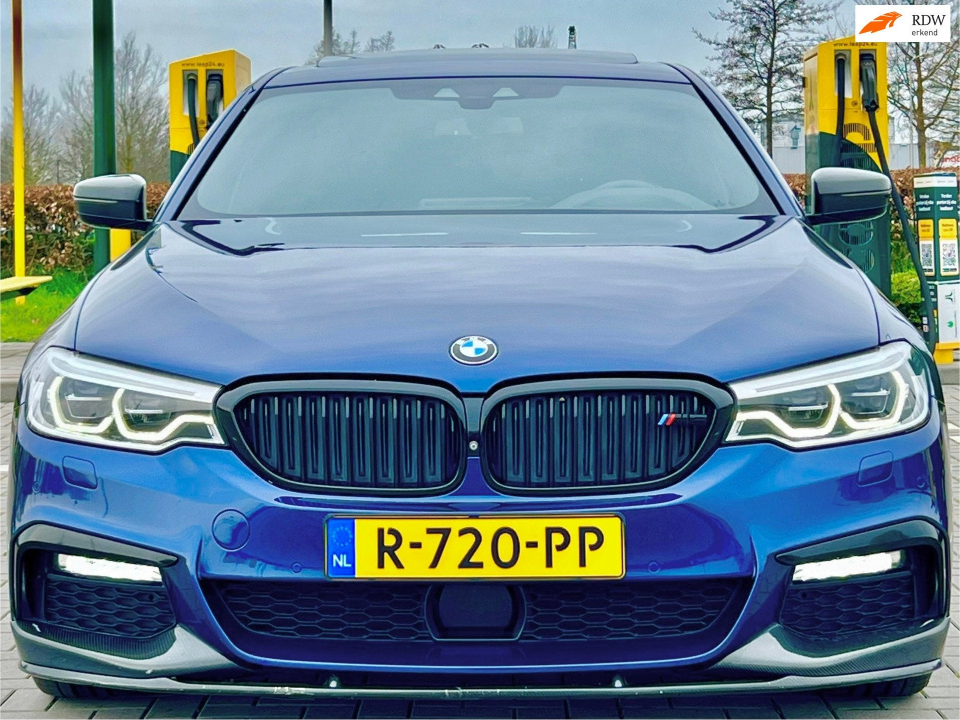 BMW 5-serie 540i xDrive M PERFORMANCE POWER KIT UNIEK! Rijk, Dealer onderhouden, 2000 kg, Blauw, Bedrijf