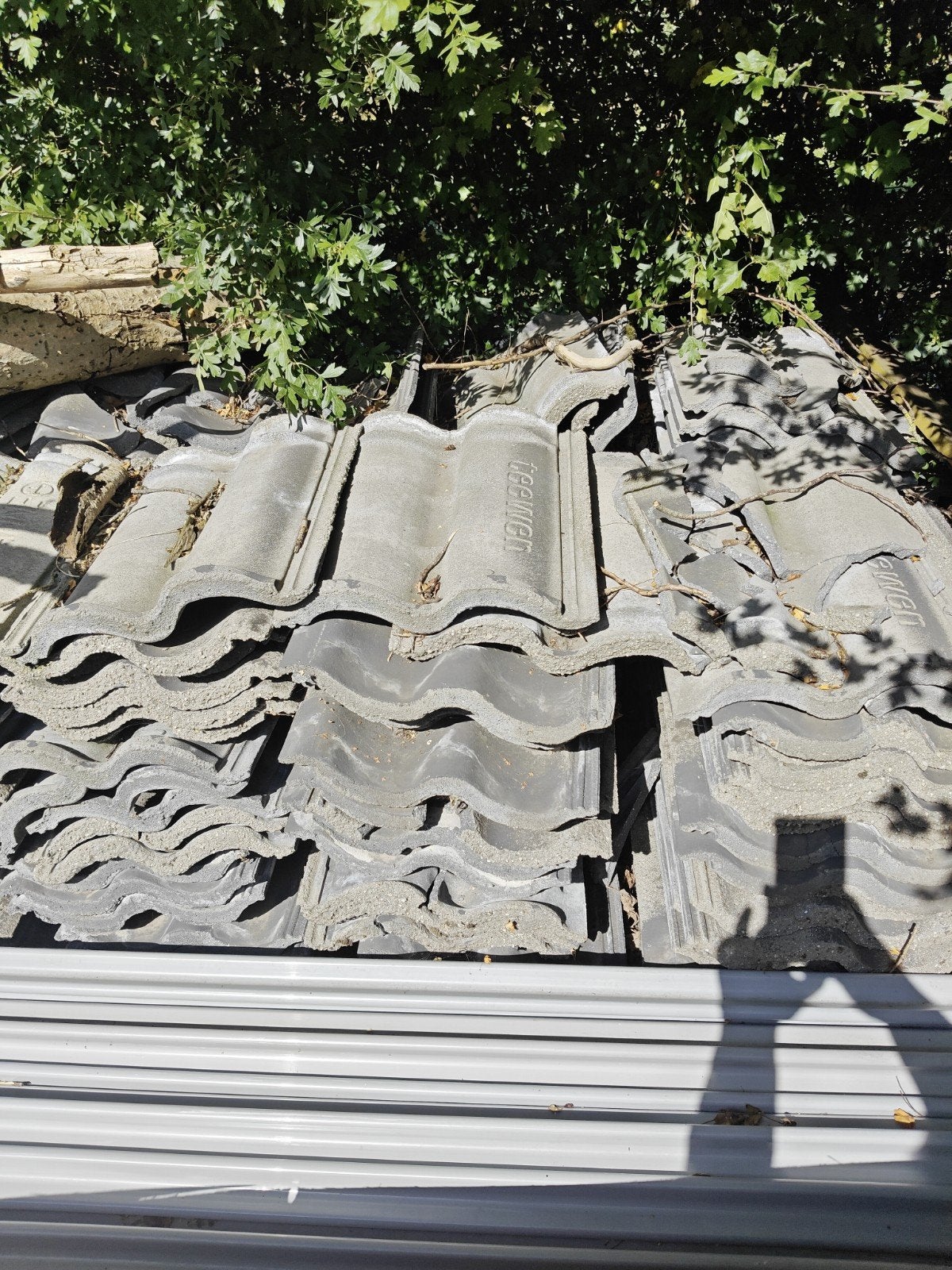 Betonnen snellegger dakpan donkergrijs, Doe-het-zelf en Verbouw, Dakpannen en Dakbedekking, Ophalen, Gebruikt, Steen of Klei, 15 m² of meer