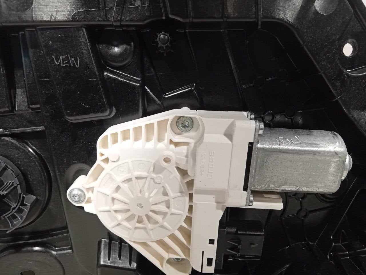 Raammechaniek elektrisch links voor Tesla Model Y, Auto-onderdelen, Onderdelen@venauto.nl, Van der Ven Autorecycling B.V., Gebruikt