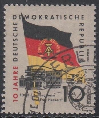 DDR 1959 723 DDR 10 jaar 10p, Gest, Ophalen of Verzenden, DDR, Gestempeld