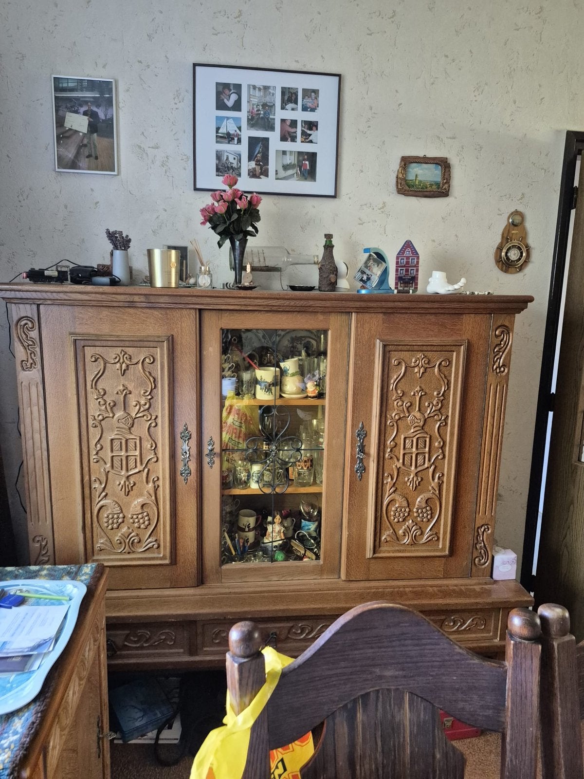 Antieke eikenhouten buffetkast met houtsnijwerk, Antiek en Kunst, Antiek | Meubels | Kasten, Ophalen