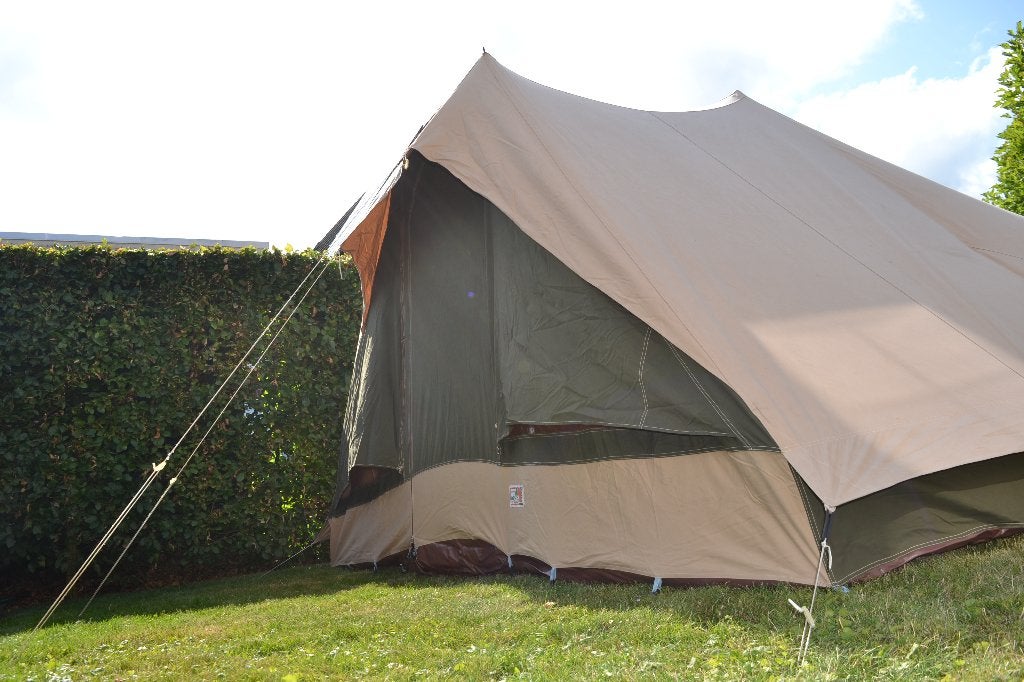 Ruime 4 persoons storm-of piramidetent, Caravans en Kamperen, Ophalen, Gebruikt, Tot en met 4