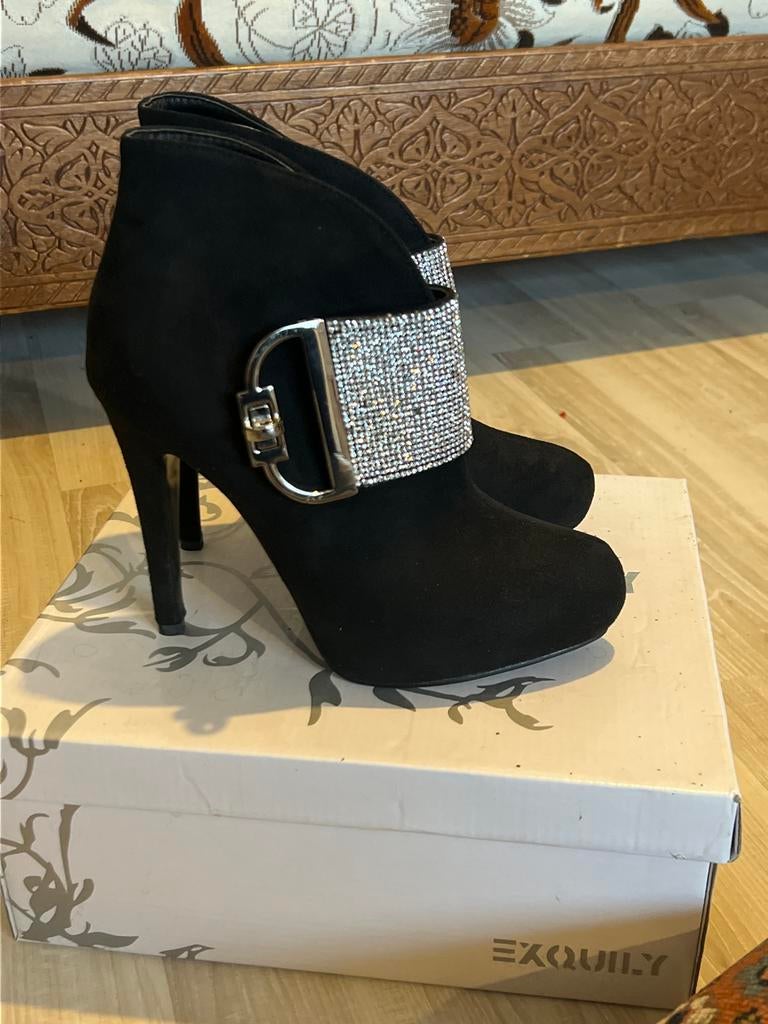 Elegante zwarte enkellaarsjes met hak, Zwart, Lage of Enkellaarzen, Nieuw, Ophalen of Verzenden