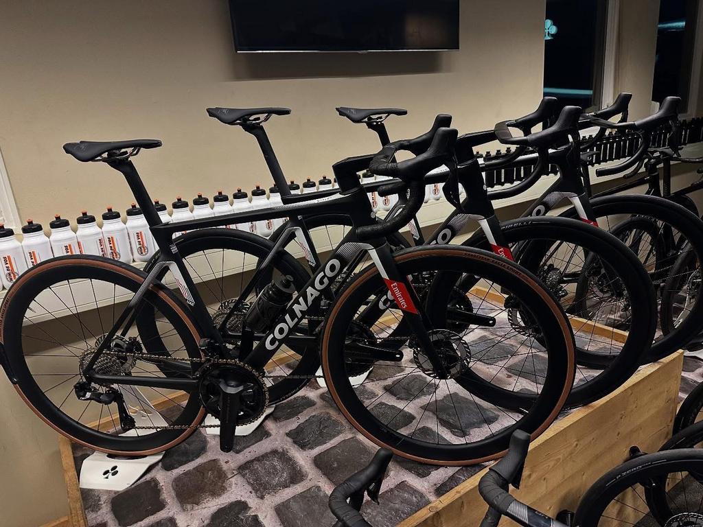 Opruiming .!!COLNAGO V4Rs — Het wapen van de WorldTour, Carbon, Nieuw, Meer dan 20 versnellingen, Ophalen