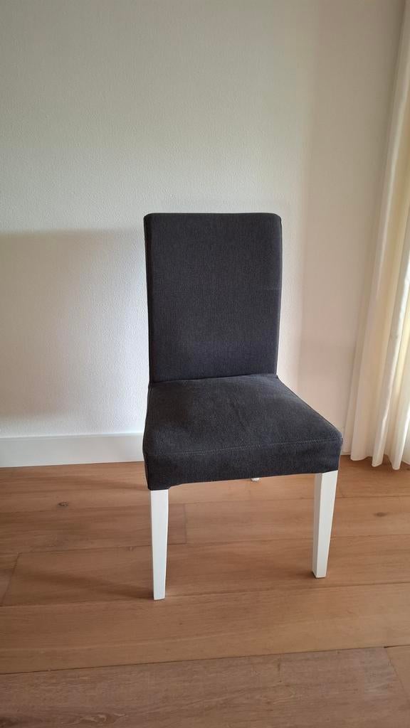 4 Ikea stoelen, donkergrijs, henriksdal, witte houten poten, Huis en Inrichting, Stoelen, Ophalen, Gebruikt, Vier, Ikea