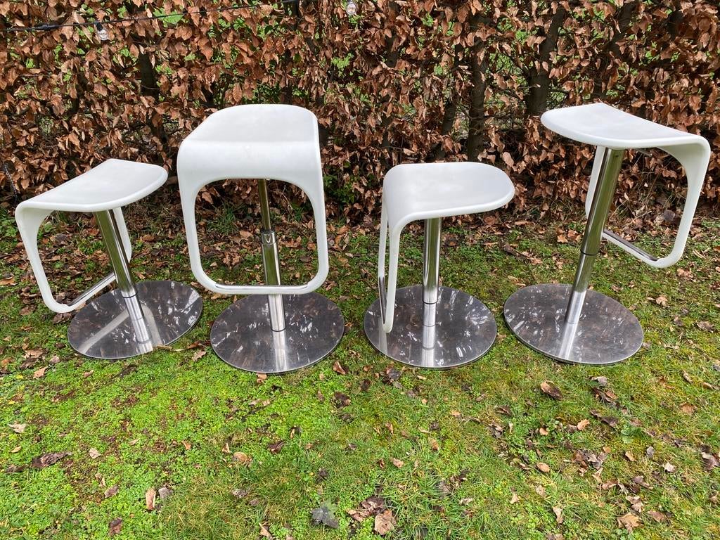 Barkrukken 4 st. Van 60-90cm verstelbaar., Huis en Inrichting, Barkrukken, Ophalen, 60 tot 90 cm, Zo goed als nieuw, In hoogte verstelbaar