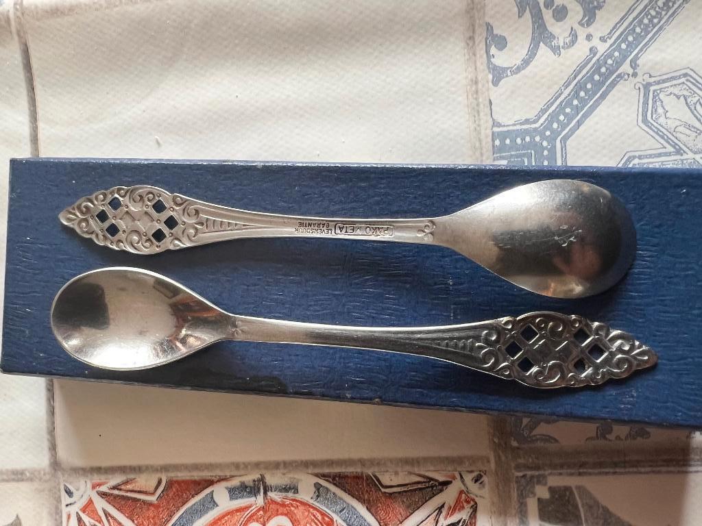 twee metalen lepeltjes met ajour motief Pako, Antiek en Kunst, Ophalen of Verzenden