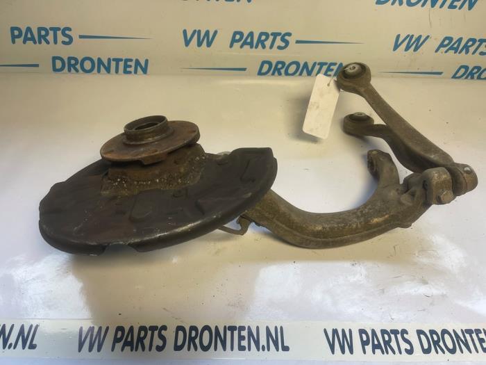 Fusee houder rechts-voor van een Audi A4