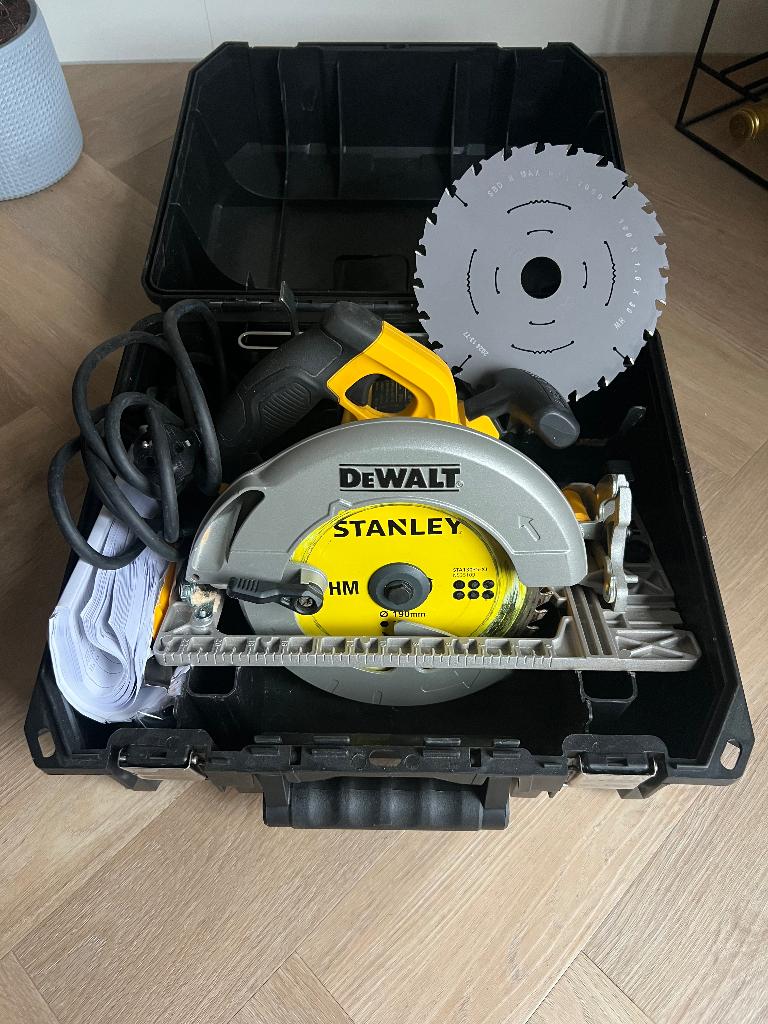 DeWALT DWE576K-QS Cirkelzaag (Incl. geleiderail), Ophalen, Cirkelzaag, DE WALT, Nieuw