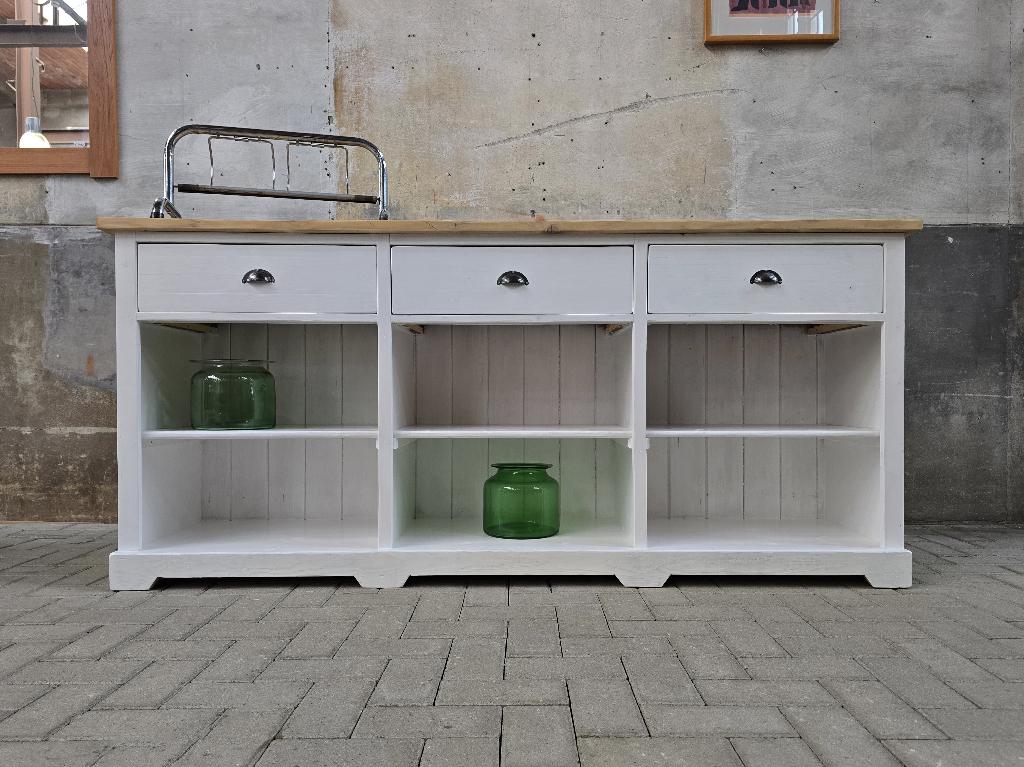 Vintage Houten Toonbank  Dressoir Wit | Landelijke Lage Kast, Huis en Inrichting, Kasten | Dressoirs, Met plank(en), Gebruikt