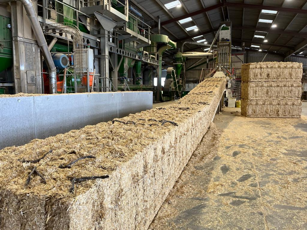 Gehamerd Tarwestro – Spaans – Kalium – Securefeed – GMP+, Dieren en Toebehoren, Dierenvoeding, Ophalen of Verzenden, Vee