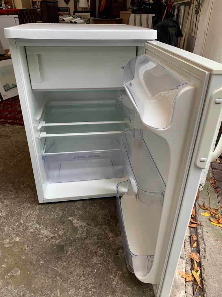 Koelkast mooie zanussi tafelmodel koelkast vaste prijs 125, Witgoed en Apparatuur, Koelkasten en IJskasten, Zo goed als nieuw