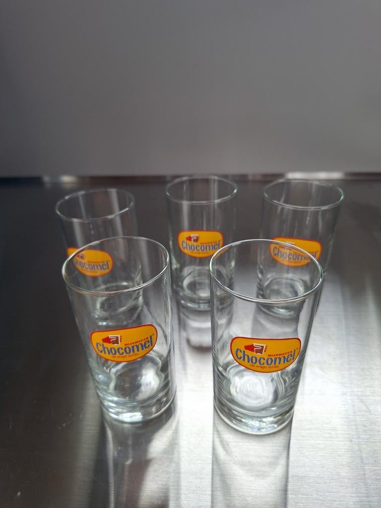 CHOCOMEL glazen 5 stuks, 11 cm hoog, oranje logo, Verzamelen, Glas en Borrelglaasjes, Ophalen of Verzenden, Zo goed als nieuw