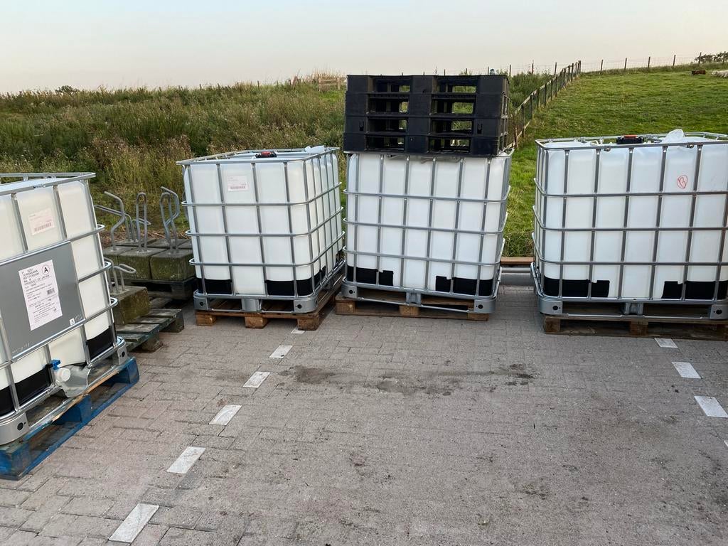 1000 liter vat met kraan tank ibc regenton voedselbranche, Tuin en Terras, Regentonnen, Zo goed als nieuw, 150 liter of meer, Met kraantje