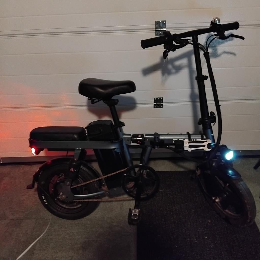 Opvouwbare ebike Engwe t14 met gashendel, Ophalen of Verzenden, Gebruikt, Overige merken