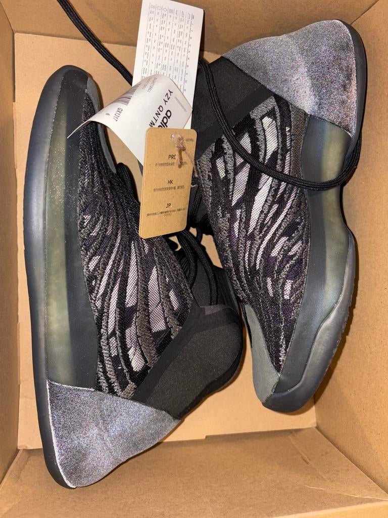 Adidas YZY QNTM Basketball - Nieuw! 39, Ophalen of Verzenden, Nieuw, Zwart, Sneakers of Gympen