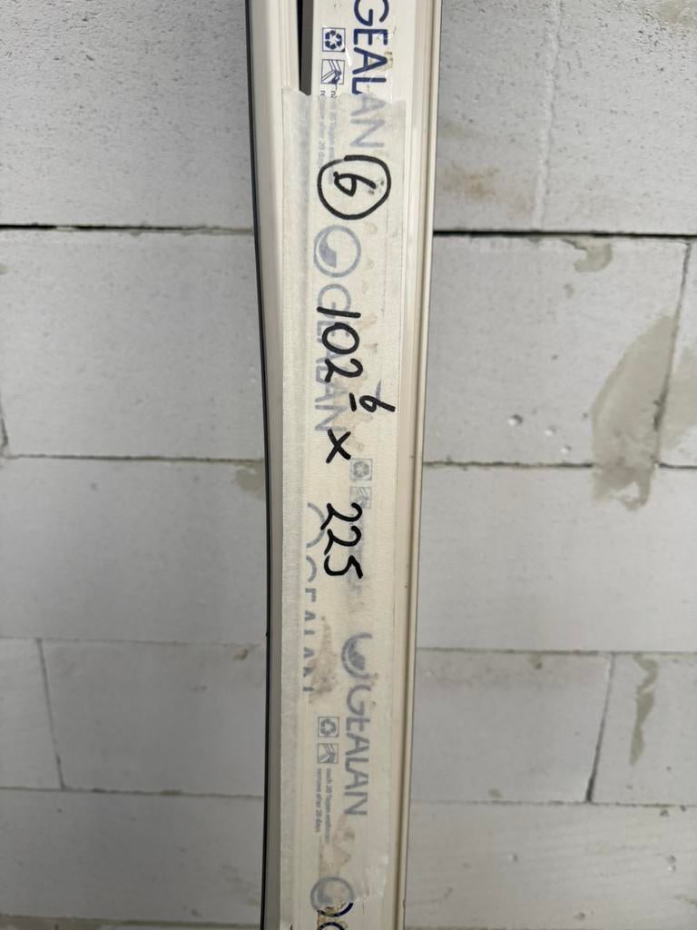 Kozijn, Doe-het-zelf en Verbouw, Kozijnen en Schuifpuien, 75 tot 150 cm, Raamkozijn, Ophalen of Verzenden, Zo goed als nieuw