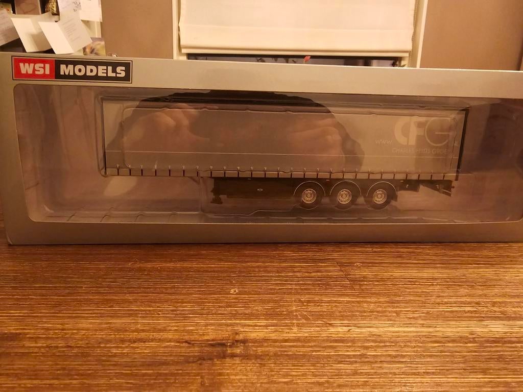 Wsi tautliner, Hobby en Vrije tijd, Modelauto's | 1:50, Ophalen of Verzenden, Zo goed als nieuw, Bus of Vrachtwagen, Wsi