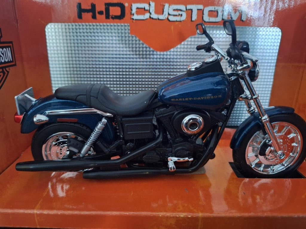 Harley-Davidson Dyna Super Glide Sport 2004 Schaal 1:12, Nieuw, Ophalen of Verzenden, Maisto, 1:9 t/m 1:12